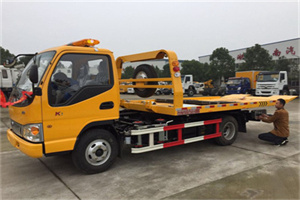 兴宁哪里有拖车服务